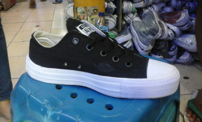 78+ Gambar Sepatu Converse Hitam Polos 78+ Gambar Sepatu Converse Hitam Polos