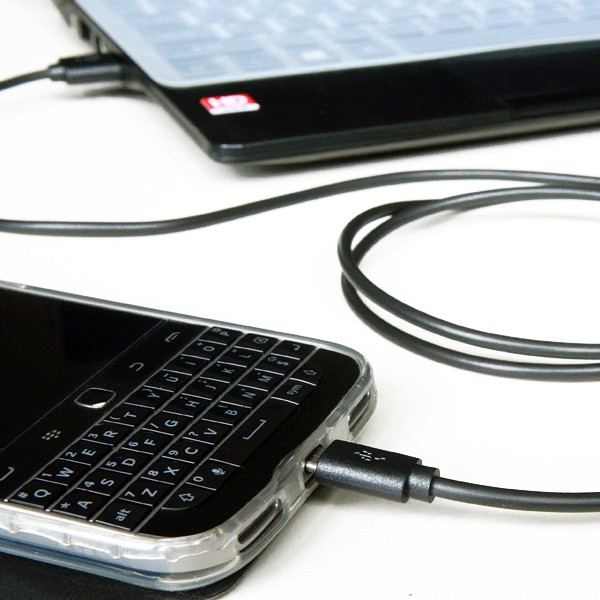 MOGANICS Kabel Data & Charger Micro USB 120cm Hitam