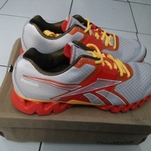 jual sepatu running reebok zigtech 3 0 v47200 original jual sepatu running reebok zigtech 3 0 v47200 original