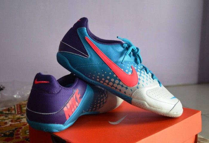 nike futsal elastico