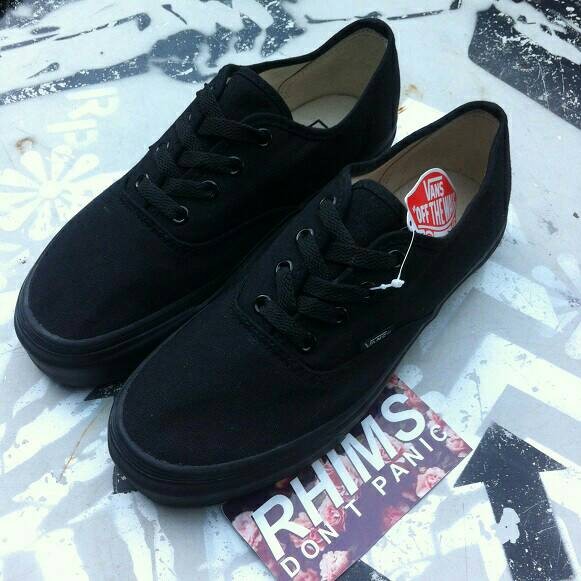 vans authentic full black