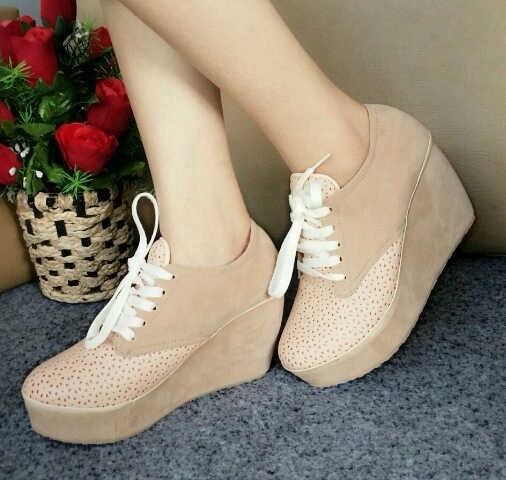 jual wedges boots 9cm krem tali sepatu wanita boot jual wedges boots 9cm krem tali sepatu wanita boot