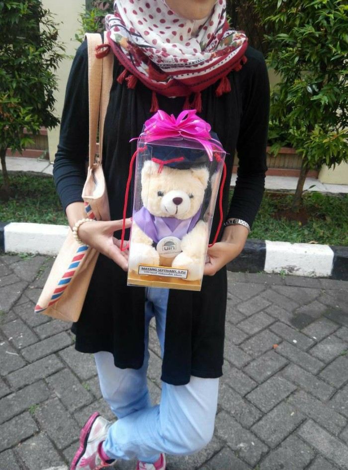 jual boneka wisuda 20cm custom nama pake pin koengboneka jual boneka wisuda 20cm custom nama pake pin koengboneka