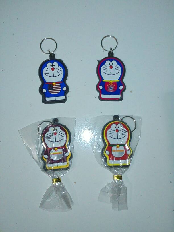 Cinderamata Pernikahan Gantungan Kunci Doraemon Cinderamata Pernikahan Gantungan Kunci Doraemon