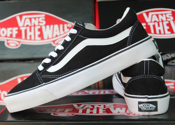 sepatu vans old skool hitam
