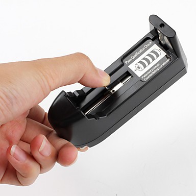 harga (single) universal desktop charger baterai battery aa ultrafire 18650 Tokopedia.com