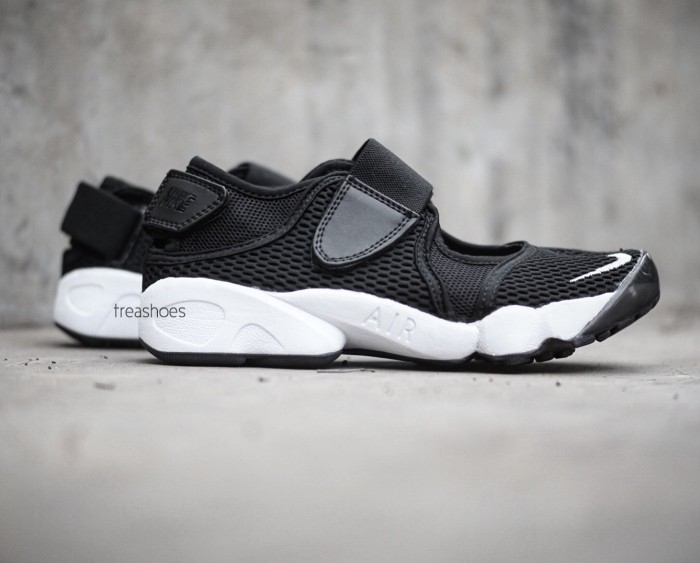nike air rift black white