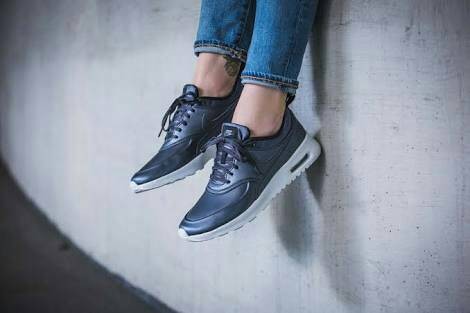Jual Nike Womens Air Max Thea SE Blue NavyMetallic (861674 002) Kab. Tangerang Futsal BootsBoots Dept | Tokopedia Jual Nike Womens Air Max Thea SE Blue NavyMetallic (861674 002) Kab. Tangerang Futsal BootsBoots Dept | Tokopedia