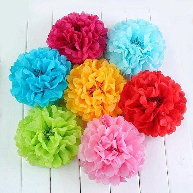 jual pompom kertas medium 25cm dekorasi gantung pom pom jual pompom kertas medium 25cm dekorasi gantung pom pom