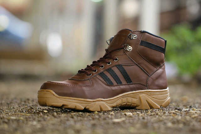 jual sepatu pria adidas safety boots grande leather warna coklat list hitam sepatu bandung jual sepatu pria adidas safety boots grande leather warna coklat list hitam sepatu bandung