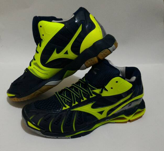 mizuno wave tornado 10