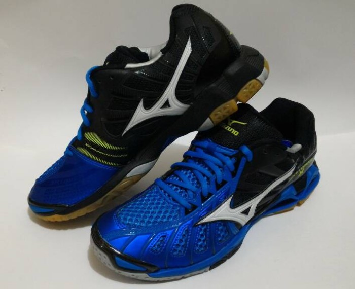 mizuno tornado 10