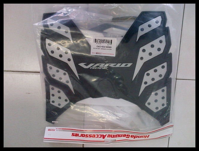 ... harga Rubber Step Karpet Honda New Vario 125 - 150 Esp / Techno Hitam Silver Tokopedia