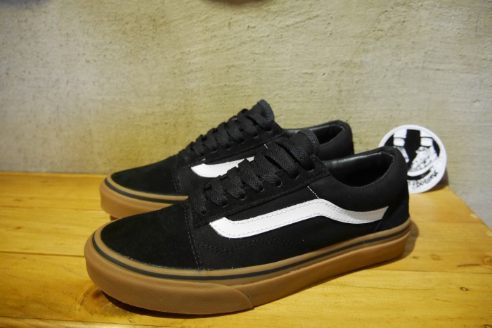 sepatu vans old skool black gum sepatu vans old skool black gum