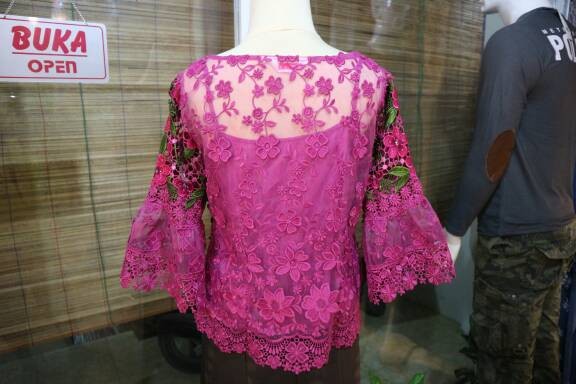 Harga Baju Brokat Merk Chibi jual blouse brokat pink boutique kung fashion Harga Baju Brokat Merk Chibi jual blouse brokat pink boutique kung fashion