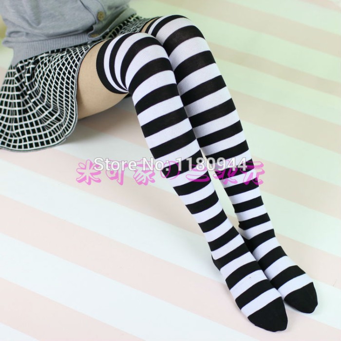 jual kaos kaki belang hitam putih stripe overknee sepaha selutut sasetoru jual kaos kaki belang hitam putih stripe overknee sepaha selutut sasetoru