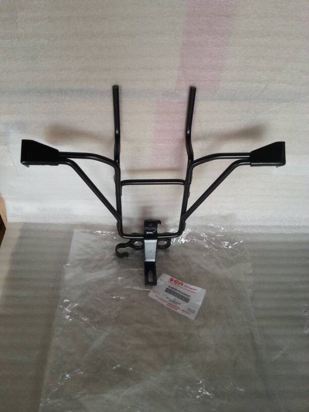 Foto Produk BREKET LAMPU DEPAN SATRIA FU TH 2009-2012 51850B25G20N000 ORIGINAL dari Ape-Motor