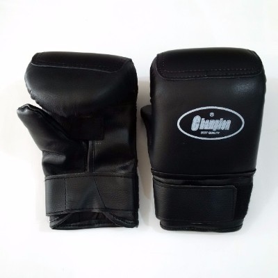 BLACK EVERLASTEVERSHIELD CONTENDER II TRAINING GLOVE