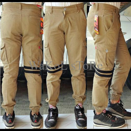 khaki pants and vans