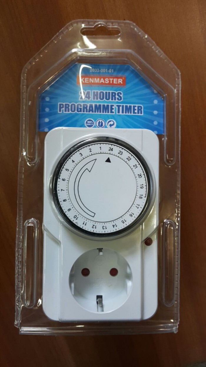 Stop Kontak Timer 24 Jam Kenmaster