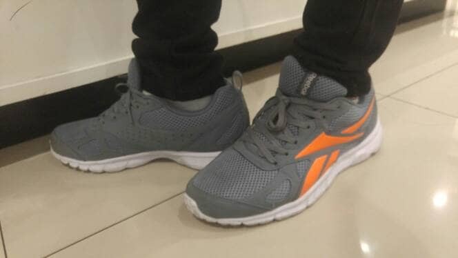 harga sepatu reebok running