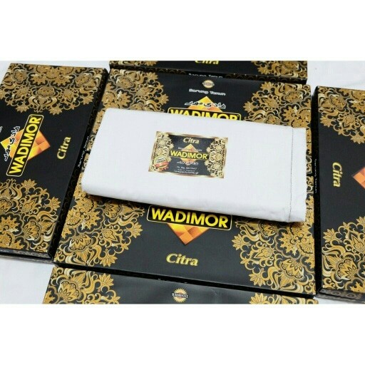 SARUNG TENUN WADIMOR HITAM/ PUTIH POLOS