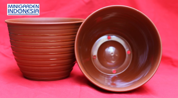 Pot Plastik model Tawon DIA 27 cm Merah u bunga / semai benih tanaman