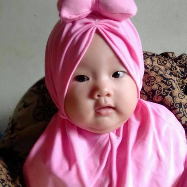 Gambar Bayi Perempuan Berhijab Lucu