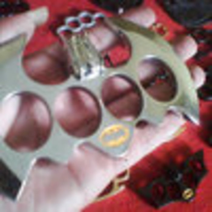 Foto Produk (Diskon) Knuckle Batman dari AZKIA OS