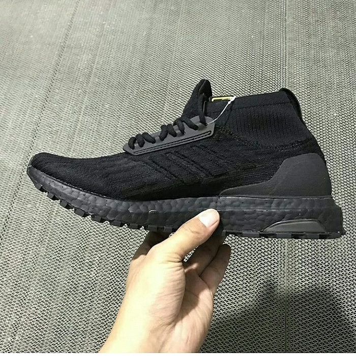 ultra boost mid triple black