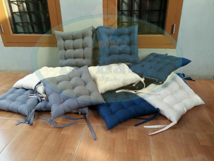 Bantal Alas Duduk Kursi / Bantal Motor Ibu Hamil Motif Warna Polkadot