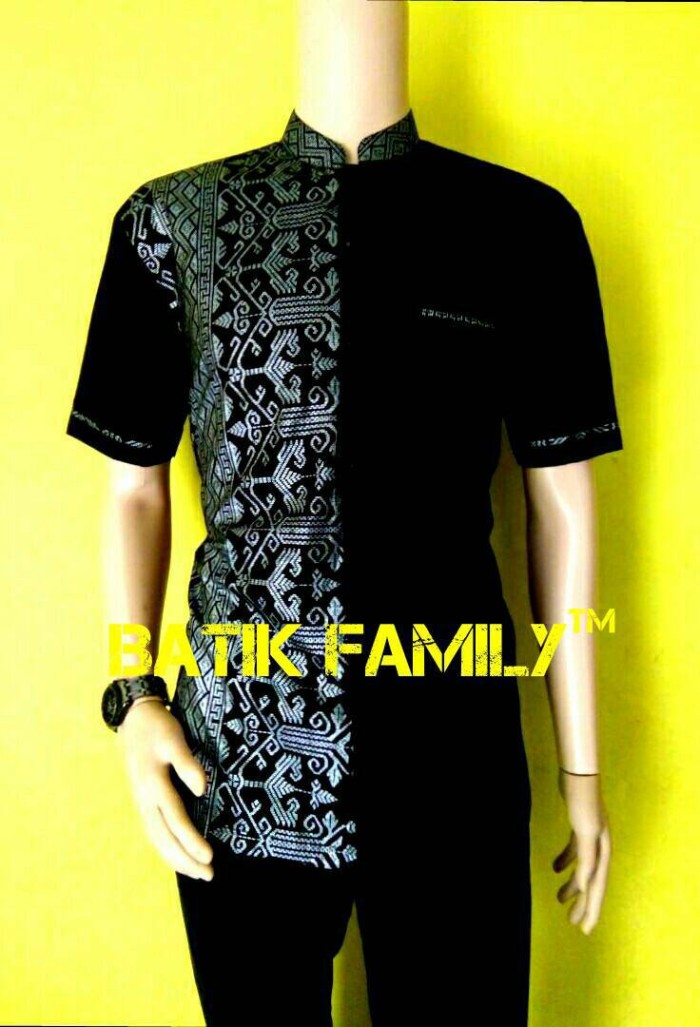 baju batik pria eksklusif kemeja lengan pendek motif kombinasi prada emas warna belakang polos baju batik pria eksklusif kemeja lengan pendek motif kombinasi prada emas warna belakang polos