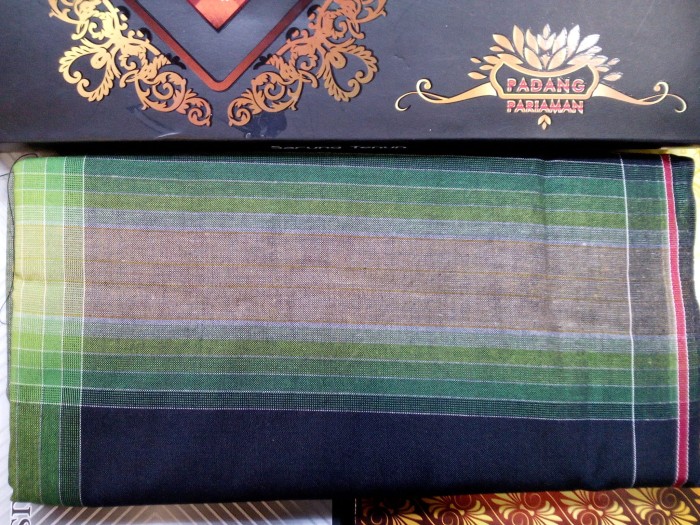 WADIMOR PADANG PARIAMAN - SARUNG TENUN