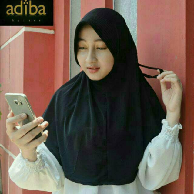 (1 kg = 10 pcs) Jilbab Adiba Serut Jokowi / Hijab Instan Serut