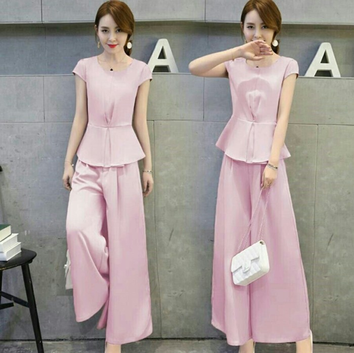 jumpsuit warna pink