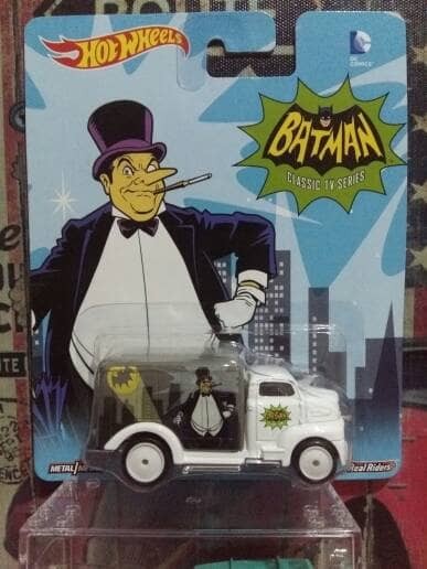 Hot Wheels Batman Penguin /'49 Ford C.O.E with Real Riders