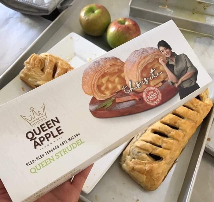 Jual Queen Strudel Pisang Coklat Kota Malang Toko Kribo Tokopedia