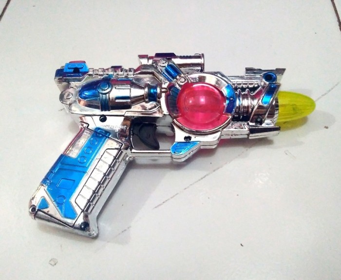 jual mainan tembakan pistol bisa nyala dan bunyi kios jual mainan tembakan pistol bisa nyala dan bunyi kios