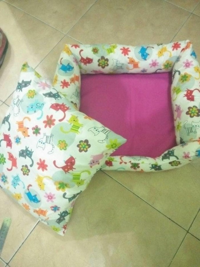 kasur kucing