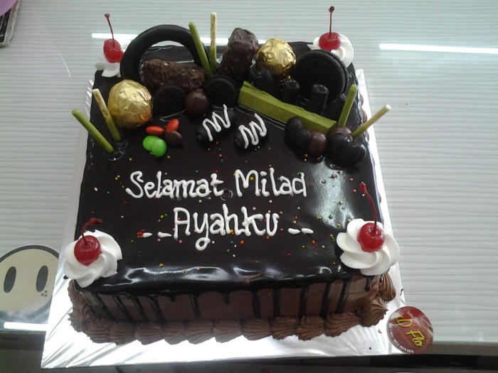 Jual Kue Tart Kitkat 20x20 Kue Tart Enak Black Forest Toko Kue Jual Kue Tart Kitkat 20x20 Kue Tart Enak Black Forest Toko Kue