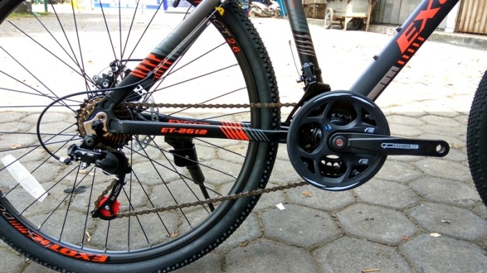 EXOTIC SEPEDA GUNUNG / MTB 26 ET 2612 ALLOY 21 SPEED HITAM MERAH DOP.