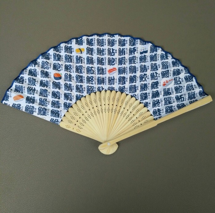 Kipas lipat jepang gambar sushi dan kanji aneka nama ikan