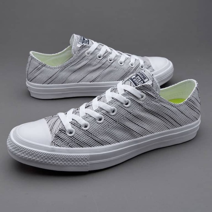 chuck taylor all star lo white