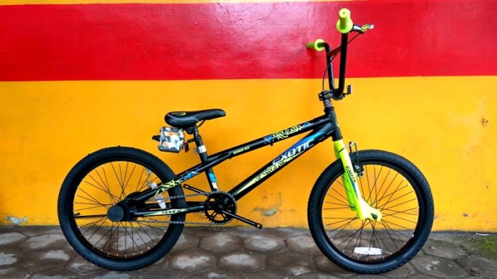 SEPEDA ANAK/BMX 20 EXOTIC 9982 GX TORPEDO FREESTYLE SATIN BLACK GREEN.
