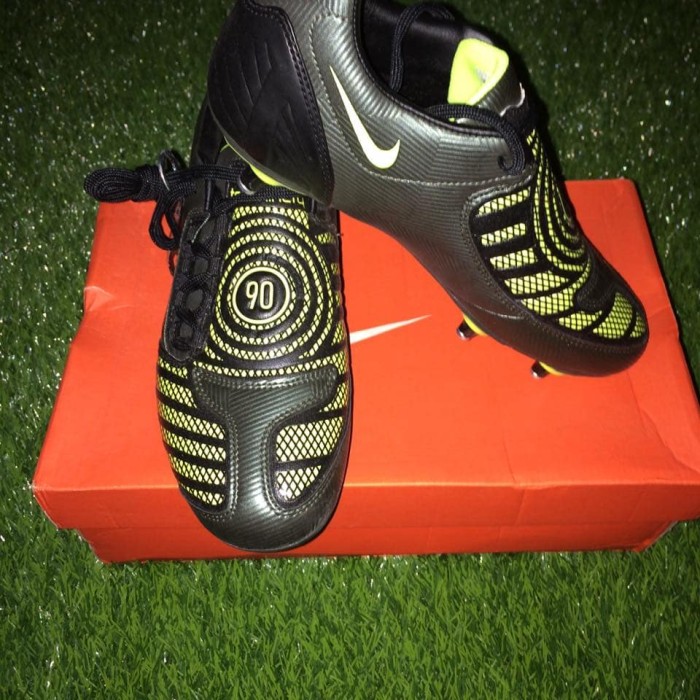 nike total 90 2018