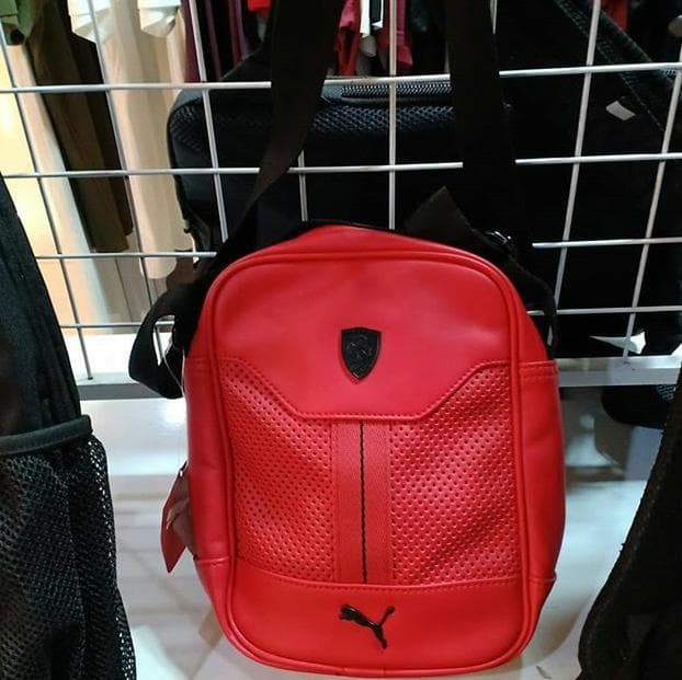 Jual Original Puma Ferrari Tas Selempang Kasual Portable Warna Merah - Jakarta Utara - galerishoes | Tokopedia Jual Original Puma Ferrari Tas Selempang Kasual Portable Warna Merah - Jakarta Utara - galerishoes | Tokopedia
