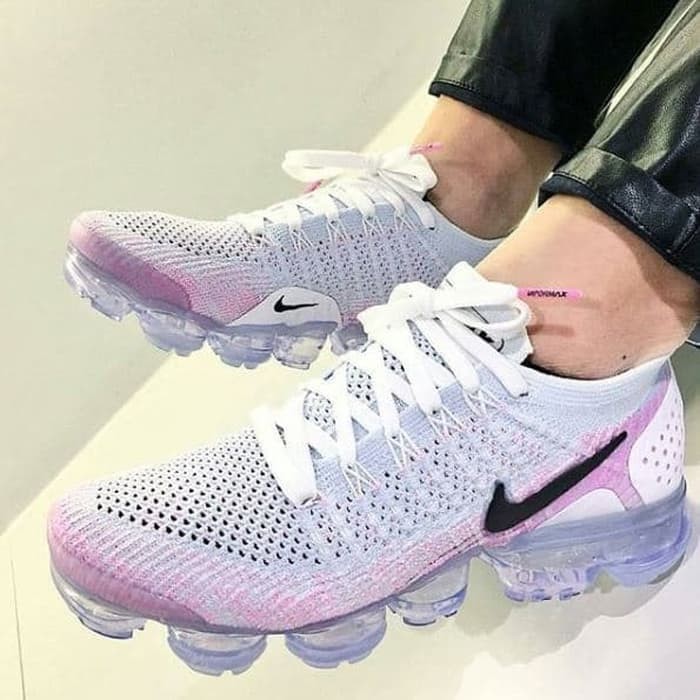 pink white vapormax