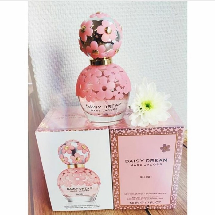 marc jacobs daisy blush 50ml