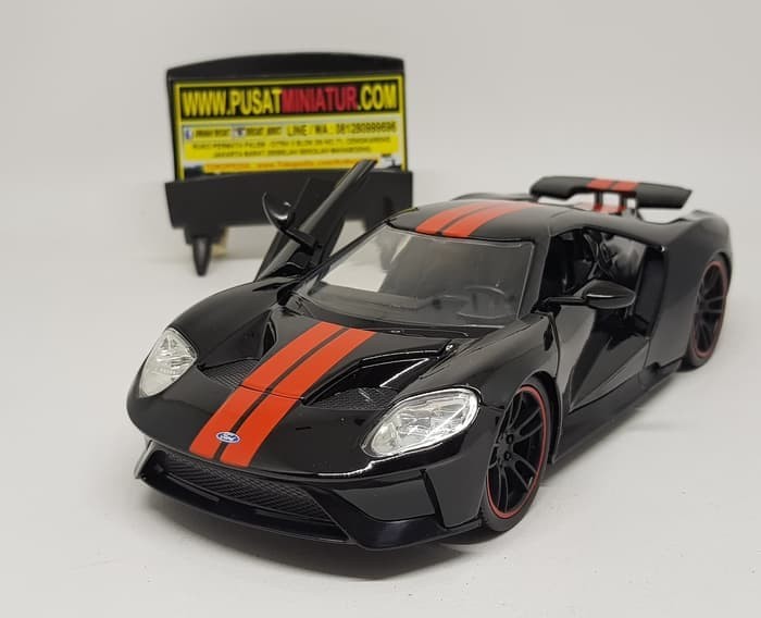Ford GT 2017 1:24 con control remoto
