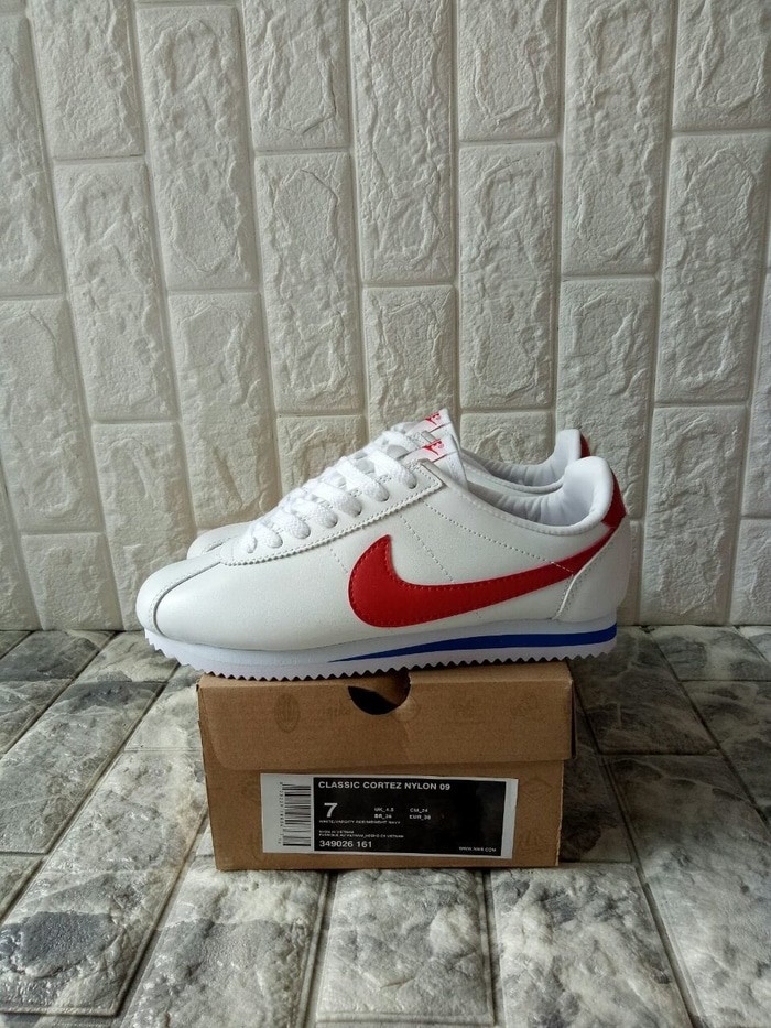 nike cortez me